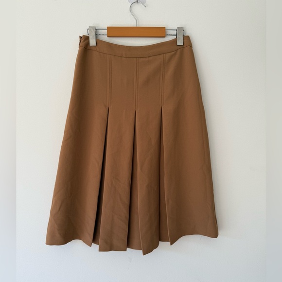 Aritzia Wilfred Pleated Skirt - Picture 3 of 7